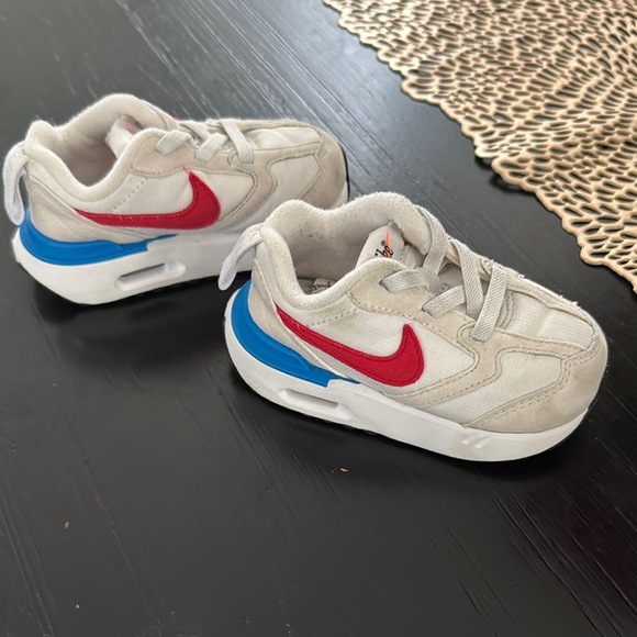Nike Kids Sneakers - Red and Blue - Picture 4 of 5